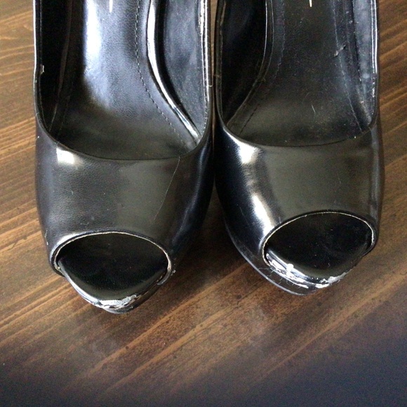 Preowned Black/White Jessica Simpson Peep toe 5’ high Size 7B - Picture 2 of 10
